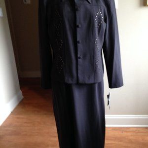 NWT Women 2 piece dress suit Retail $80.00, Brown, size 16
